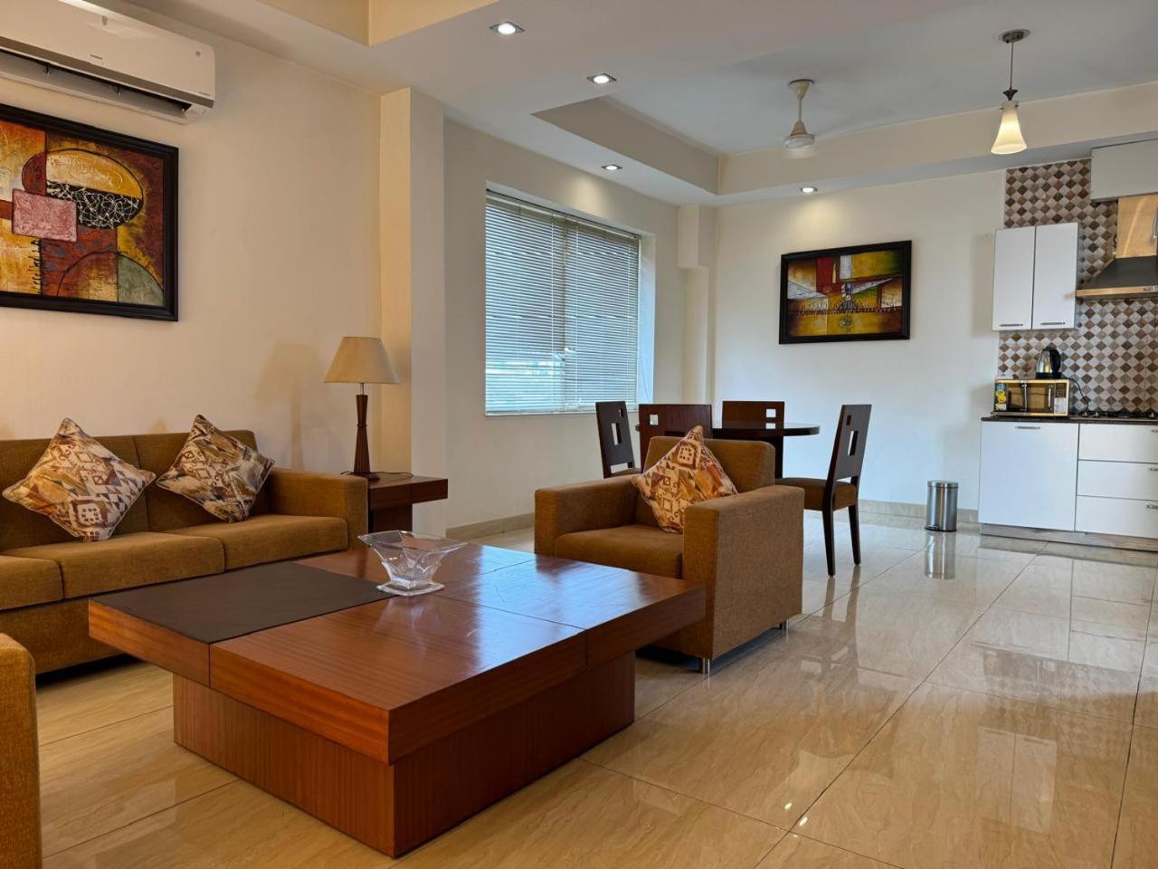 דירות Ahuja Residency נוידה מראה חיצוני תמונה